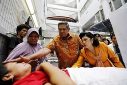 Kunjungi Sinabung, Presiden SBY Pastikan Menginap di Tenda Pengungsian