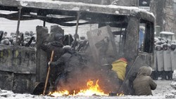 Tiga Orang Tewas Dalam Aksi Unjuk Rasa di Ukraina