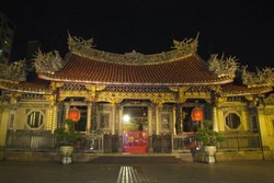 Di Taipei, Dari Kelenteng Bisa Langsung Belanja