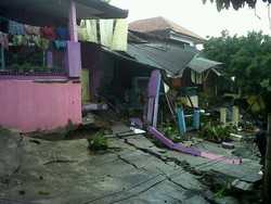 25 Rumah di Semarang Ambles, Warga Berlarian
