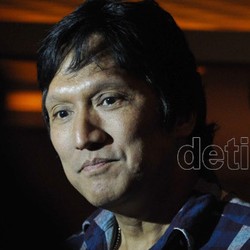 Ikang Fawzi Kecelakaan di Tol Cipularang, Marissa Haque Minta Doa