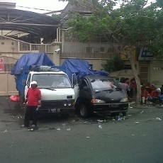 Tuntutan Tak Digubris, Buruh Kembali Datangi Pabrik Emas UBS