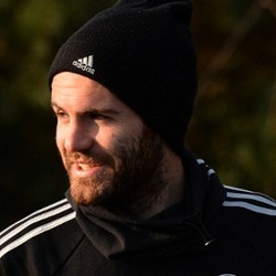 Wenger Nilai Penjualan Mata ke MU Tidak Adil