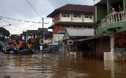 3 Warga yang Hanyut di Kali Ciliwung Ditemukan, 1 Masih Dicari
