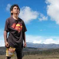 Bergaul dengan Warga Lokal, Senjata Jitu Berlatih Aksen