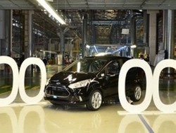 Ford Rayakan Produksi 100 Ribu Unit B-Max