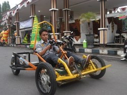 Mahasiswa Jember Bisa Bikin Mobil Listrik