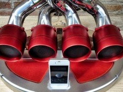 Unik, Dock iPhone dari Knalpot Ferrari