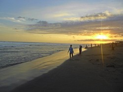 Weekend di Kebumen, Nikmati Sunset di Pantai Bocor