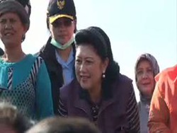 Menyanyi Bersama, Cara Ibu Negara Hibur Pengungsi Anak Sinabung