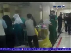 Pria Tebaskan Golok, 8 Orang Terluka