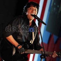 Ikang Fawzi Kecelakaan, Ada Apa dengan Rumah Tangga Nikita Mirzani?