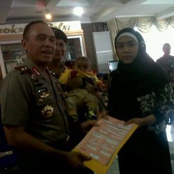 Polda Jabar Santuni Asuransi Keluarga Mendiang Brigadir Nurul Affandi