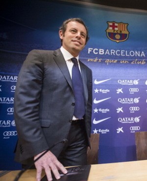 Rosell Mundur dengan Bangga