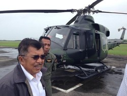  Naik Heli TNI AD, JK Tinjau Korban Banjir di Pati