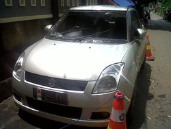 Mobil Berlumuran Darah Terparkir di Depan Apartemen Menara Cawang