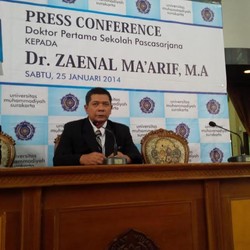 Zaenal Maarif Raih Gelar Doktor Hukum dengan Proses Berdarah-darah