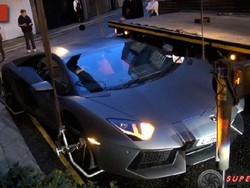 Parkir Liar, Lamborghini Ini Disita Petugas dengan Cara Mengerikan