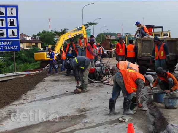 Perbaikan Jalan Tol Cipularang Terus Dikebut