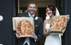 Pizza Lukisan Wajah Jadi Hadiah Pernikahan Pasangan Ini