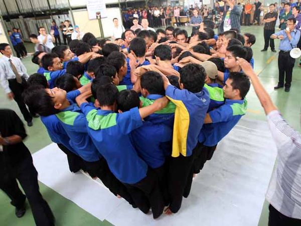 Rekor MURI Kasur Pegas Terkuat