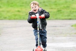 Nyaris Diamputasi Karena Komplikasi Sakit Langka, Lucas Pantang Menyerah