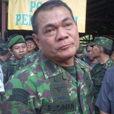 Jenderal Bintang 4 Itu Menangis di Pengungsian Bukit Duri