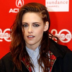 Kristen Stewart Ingin Botak dan Ditato di Kepala