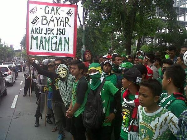Kongres Tahunan PSSI Didemo Ratusan Bonek