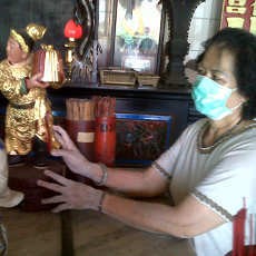 Jelang Imlek, Anggota Klenteng Bersih-bersih Arca