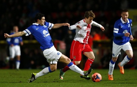 Everton Melangkah ke Babak 16 Besar