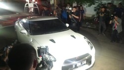 Buum-buum! 3 Mobil Mewah dan Harley Davidson Wawan Siap Dibawa ke KPK