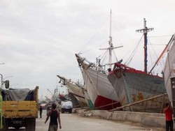 Melihat Parkiran Kapal Pinisi di Sunda Kelapa