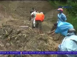 Dua Korban Longsor dengan Posisi Berpelukan Kembali Ditemukan