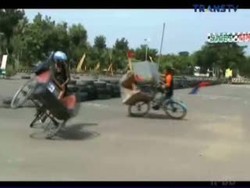 Unik dan Langka, Seperti Ini Aksi Freestyle Penarik Becak