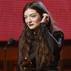 Lorde Raih Piala Kedua di Grammy Awards 2014