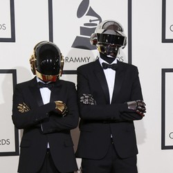 Get Lucky Daft Punk Raih Best Pop Duo/Group Performance