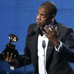 Jay Z Persembahkan Piala Best Rap/Sung Collaboration untuk Blue Ivy