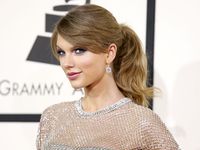 Cantik dan Bersinar Taylor Swift