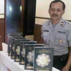 Kerajaan Arab Saudi Sumbang 1.200 Al Quran ke Polres Malang