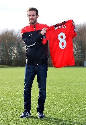 Mata Kenakan Nomor Delapan di MU