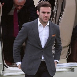 Mata Tak Terbebani Harga Transfernya yang Mahal