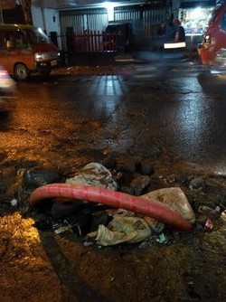  Warga Sudah Capek-capek Bikin Rapi Jalan, Malah Dirusak Tukang Galian