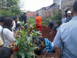 Jenazah Windawati Korban Kecelakaan JLNT Dimakamkan di Pondok Pinang