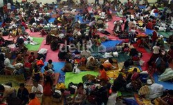  Bantu Korban Banjir, Relawan Partai Terang-terangan Minta Dicoblos 