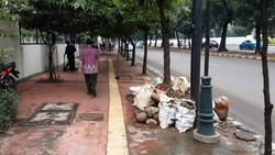 Bahkan di Ruas Sudirman, Tukang Galian Kabel Meninggalkan Bekas Seenaknya