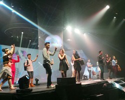 3030 Show dari Tri, Ketika Seni Bersatu dengan Teknologi Terkini