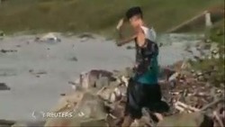 Dirubung Fansnya, Justin Bieber Asyik Joget di Pantai Panama