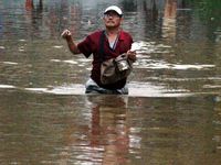 Jalan Jatibening Terendam Banjir