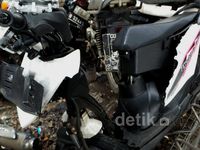 Tabrakan di JLNT, Beat dan Honda City Ringsek